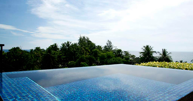 Kata Gardens Penthouse 4C  Rooftop Pool