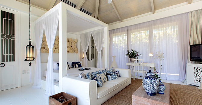 Villa Mia Estate  Mia Beach - Master bedroom